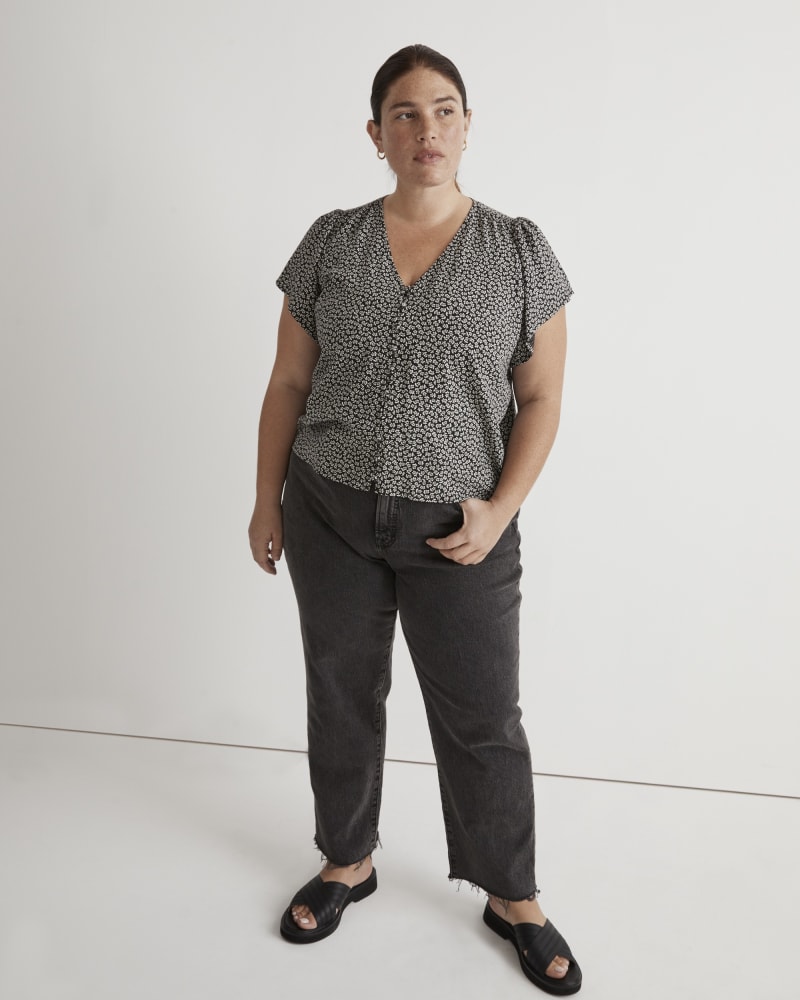 Front of a model wearing a size 2X Amaelle Top in True Black by Madewell. | dia_product_style_image_id:327711